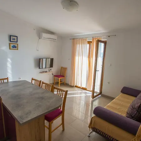 Simic Apartment