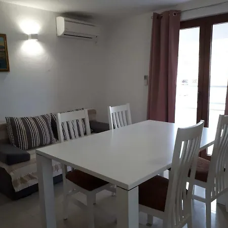 Simic Apartment *